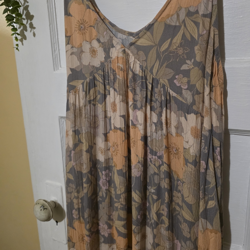 Floral Maxi Dress in Peach and Gray - Picture 2 of 2